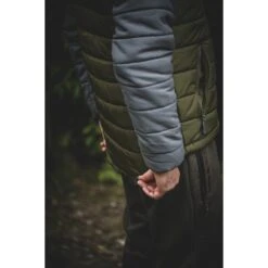 Chaqueta Hexatérmica Trakker Colección 2023 37 Chaqueta Hexatérmica Trakker Colección 2023 -Pesca Equipos Tienda 206615 206620 Trakker Hexathermic Jacket LIFESTYLE 8 550x550h