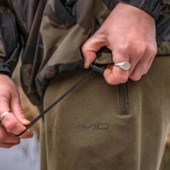 Chaqueta De Camuflaje Avid Carp Ripstop 35 Chaqueta De Camuflaje Avid Carp Ripstop -Pesca Equipos Tienda Avid20Carp20Ripstop20Camo20Jacket16 550x550 1