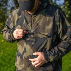 Avid Carp Ripstop Camo Pullover Chaqueta -Pesca Equipos Tienda Avid20Carp20Ripstop20Camo20Pullover20Jacket8 550x550 1