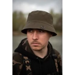 Gorro Pescador Reversible Fox -Pesca Equipos Tienda CHH024 Fox Reversible Bucket Hat in use 8 550x550h