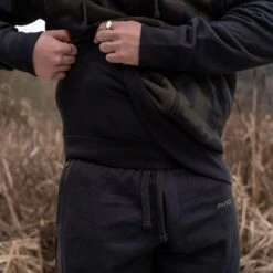 Avid Distortion Onesie 17 Avid Distortion Onesie -Pesca Equipos Tienda KQTnbQ g 550x550 1