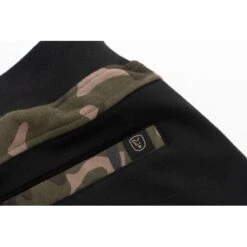 Joggers Negros De Camuflaje Fox -Pesca Equipos Tienda black camo joggers back pocket detail 550x550w