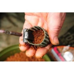 DYNAMITE BAITS Dinamita Big Fish River Groundbait Meat Furter 1.8kg -Pesca Equipos Tienda meat furter barbel groundbait 550x550w