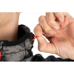 Bloqueador De Viento Ligero Fox Rage Voyager 29 Bloqueador De Viento Ligero Fox Rage Voyager -Pesca Equipos Tienda npr424 430 rage wind blocker neck toggle detail 550x550w