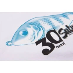 Camiseta Salmo 30 Aniversario -Pesca Equipos Tienda salmo 30 year anniversary t shirt white logo detail 550x550w